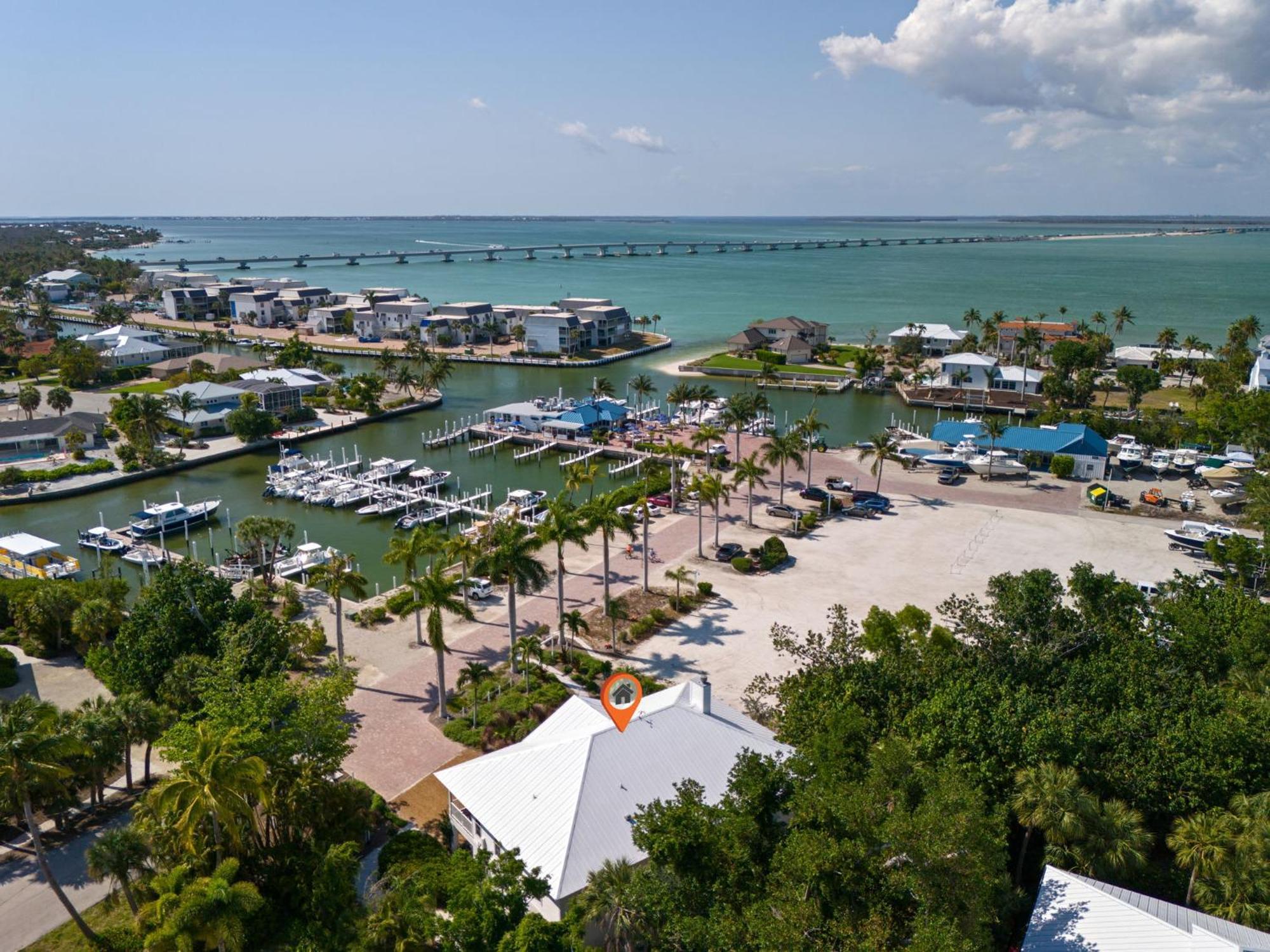 Grandma Dot'S House- Marina Villa With Pool And Bikes サニベル エクステリア 写真